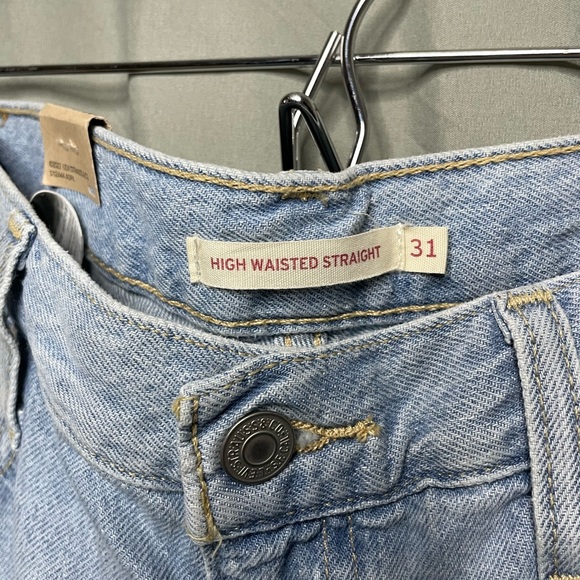 LEVI’S HIGH WAISTED STRAIGHT JEANS - Picture 3 of 4